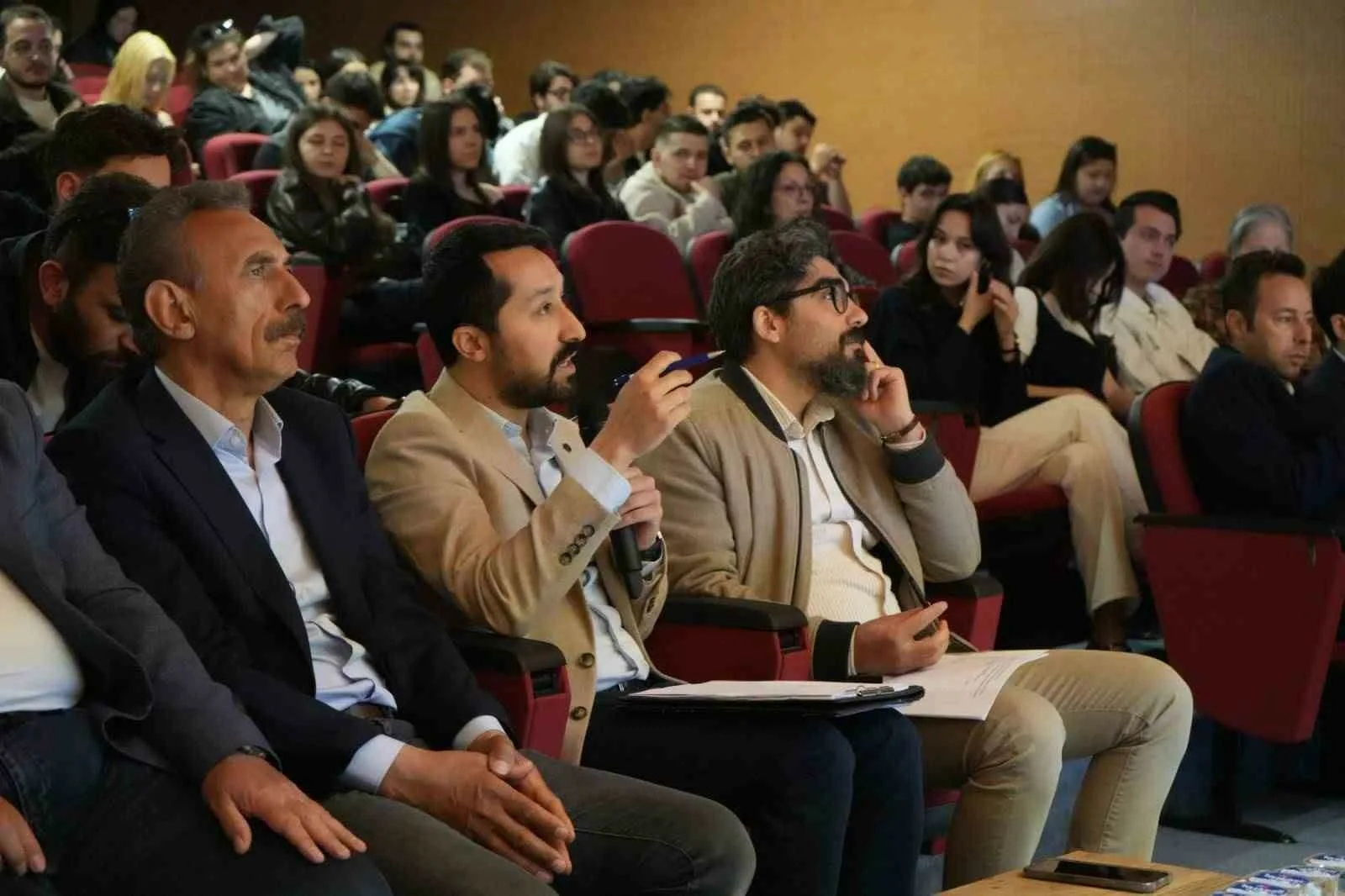 Karabük Üniversitesi (KBÜ) Safranbolu Türker İnanoğlu İletişim Fakültesinde düzenlenen etkinlikte,
