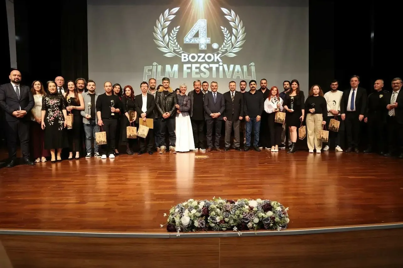 Karabük Üniversitesi (KBÜ) Safranbolu Türker İnanoğlu İletişim Fakültesi öğrencileri, 4.
