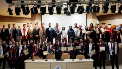 Karabük Üniversitesi’nde (KBÜ) eğitimlerini tamamlayan 52 Filistinli öğrenci, düzenlenen mezuniyet