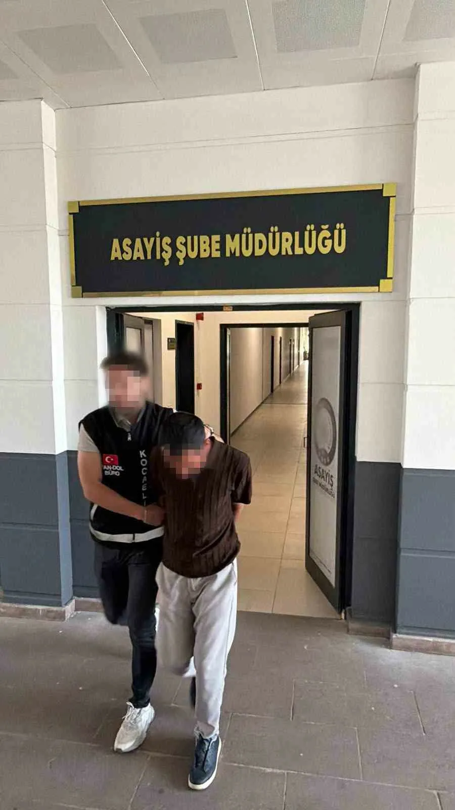 Kocaeli’nin Gölcük ilçesinde kendisini polis olarak tanıtarak bir vatandaşı 500
