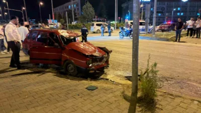 Karabük’te kırmızı ışık ihlali yapan otomobilin, motosiklete çarpması sonucu 19