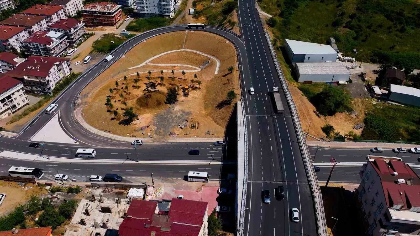 Kocaeli Büyükşehir Belediye Başkanı Tahir Büyükakın, Gebze ilçesinde 6 ay