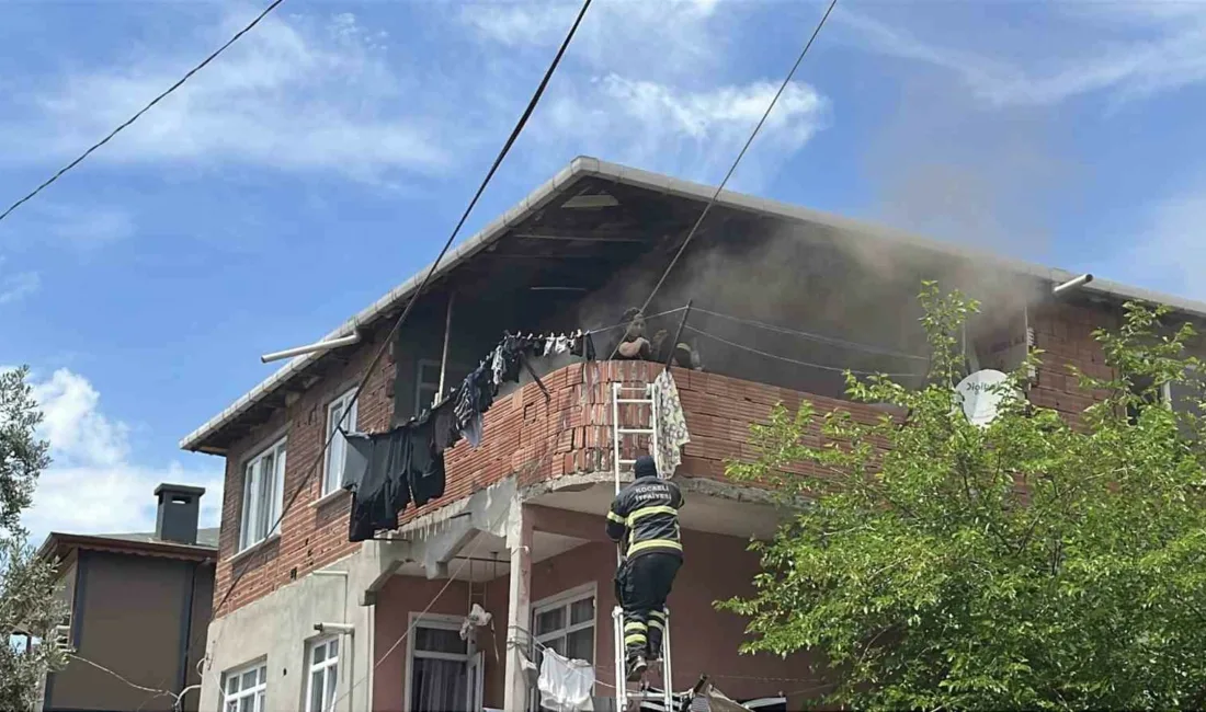 Kocaeli’nin Darıca ilçesinde boş bir binada çıkan yangın sebebiyle yandaki