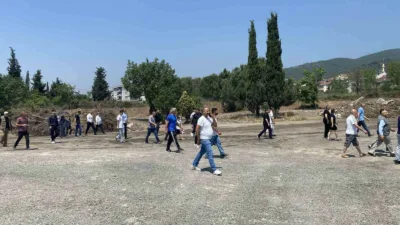 Kocaeli’nin Körfez ilçesinde mahalle sakinleri yapımı planlanan tır parkına karşı