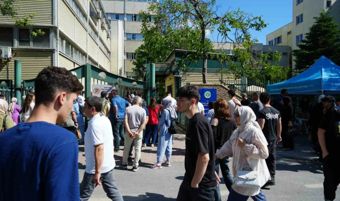 Kocaeli’de Yükseköğretim Kurumları Sınavı’nın (YKS) ikinci gün heyecanı yaşandı. Sabah