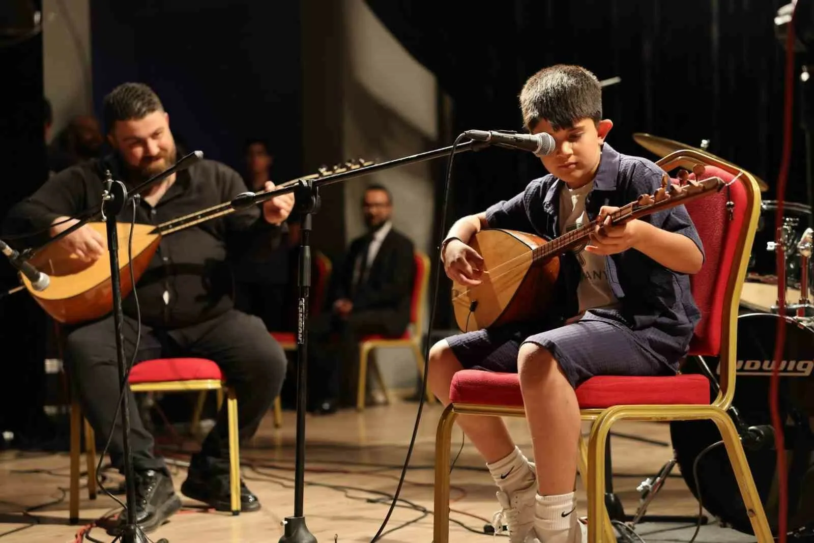 Körfez Belediyesi Sanat Merkezi kursiyerlerinin hazırladığı yıl sonu konseri ilgi