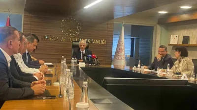 Kültür ve Turizm Bakan Yardımcısı Nadir Alparslan, “Turizm merkezlerinde çalışanların