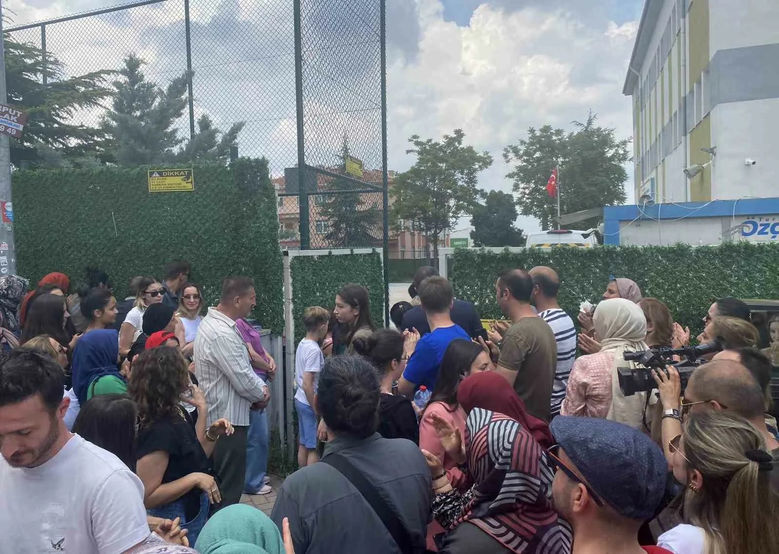 Liselere Geçiş Sistemi (LGS) saat 12.50’de sona erdi. Sınava toplam