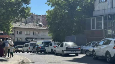 Zonguldak’ta yaşanan trafik çilesi vatandaşın tepkisine neden oldu. Zonguldak’ta trafik
