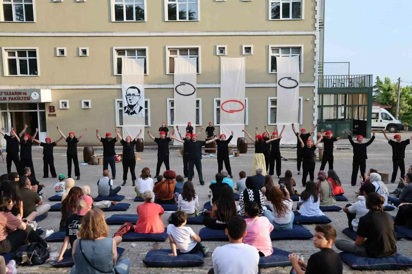 Düzce Üniversitesi Sanat, Tasarım ve Mimarlık Fakültesi tarafından düzenlenen ve