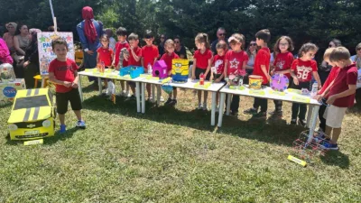 Düzce Güzelbahçe Anaokulu’nda düzenlenen Sıfır Atık Sergisi, öğrencilerin hazırladığı geri