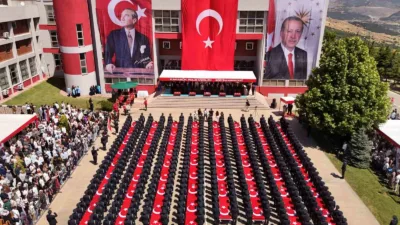 Karabük’te Polis Meslek Eğitim Merkezi’nde (POMEM) eğitimlerini tamamlayan 408 öğrenci,