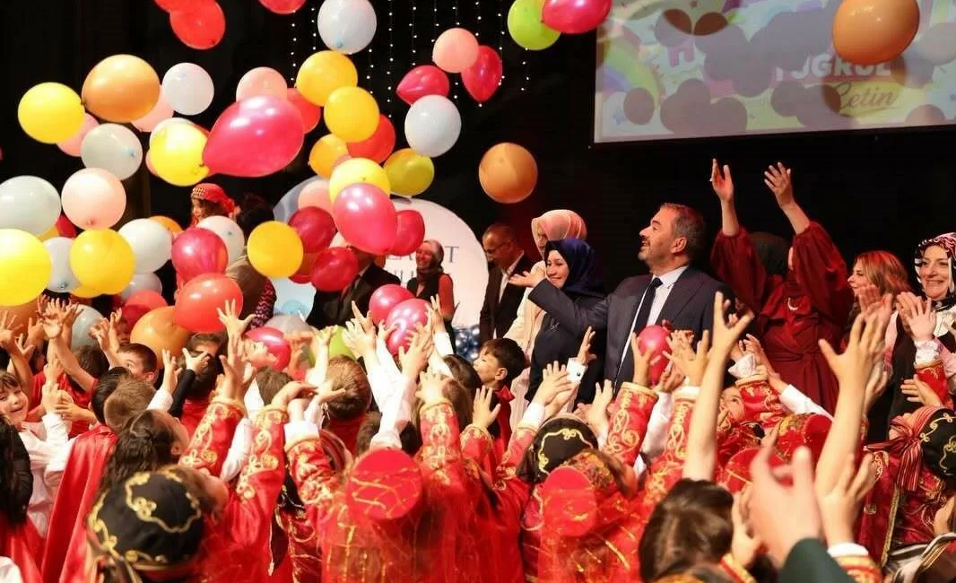 Pursaklar Belediyesine bağlı Nezaket Okullarında eğitim gören minik öğrenciler için