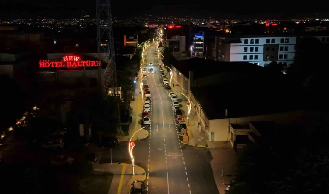 İzmit Şehit Ergün Köncü Caddesi, altyapı ve üstyapı çalışmalarıyla tamamen