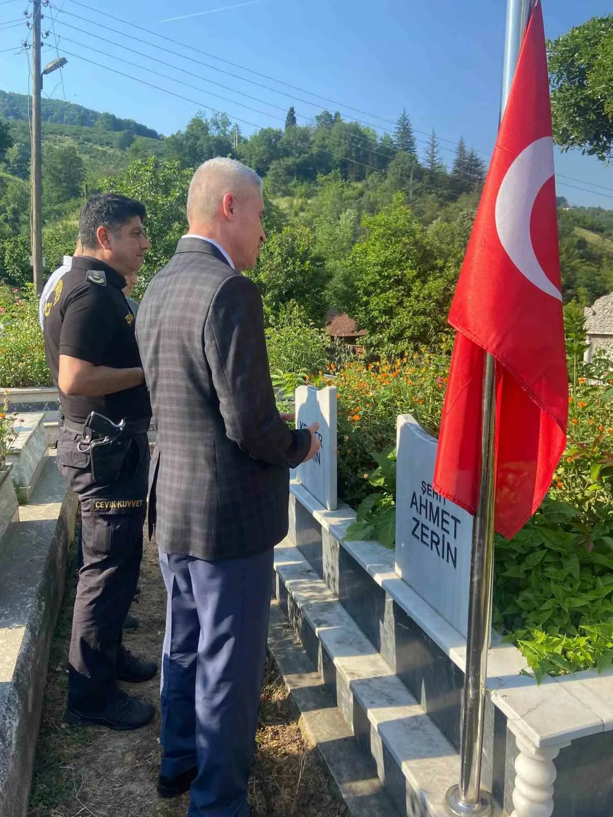 DÜZCE (İHA) – Düzce İl Emniyet Müdürü İbrahim Ergüder ve
