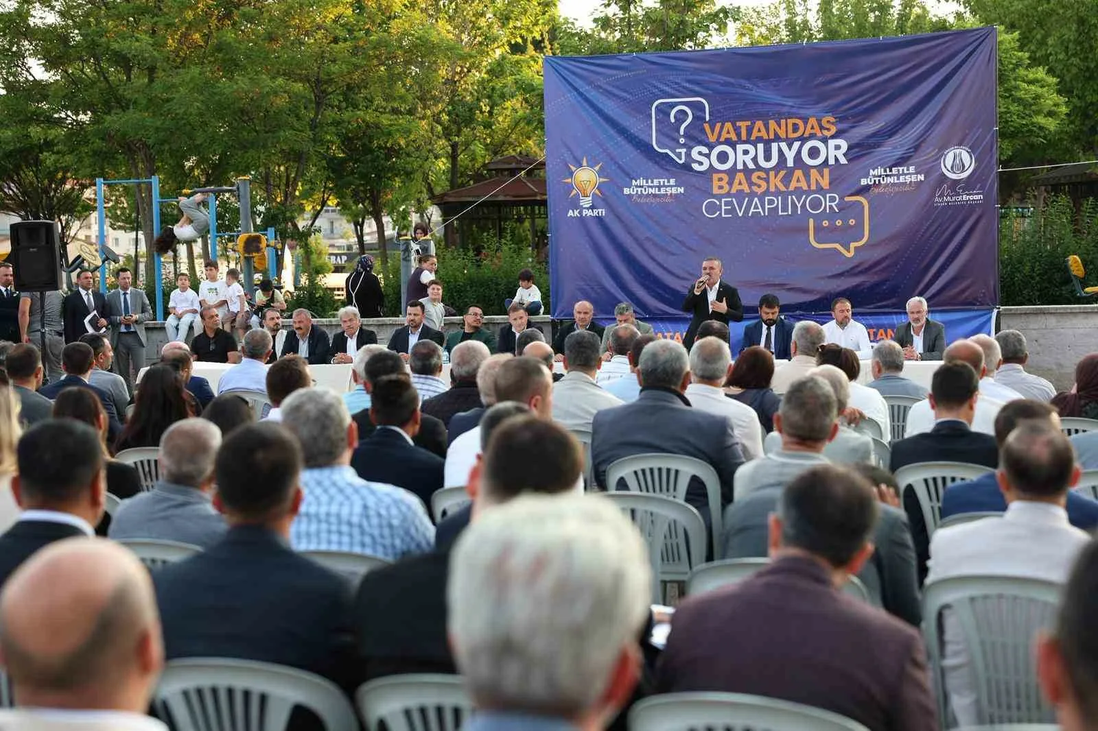 Sincan Belediye Başkanı Murat Ercan, “Vatandaş Soruyor, Başkan Cevaplıyor” etkinliğinde