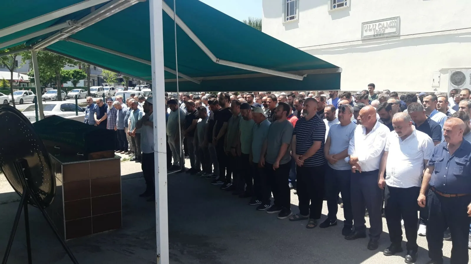 Kocaeli’nin Derince ilçesinde 12 yaşındaki SMA hastası çocuğunun bağlı olduğu