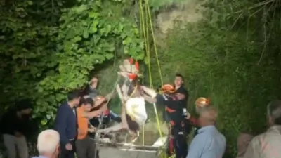 Kastamonu’nun İnebolu ilçesinde su kuyusuna düşen inek, ekiplerin saatlerce süren