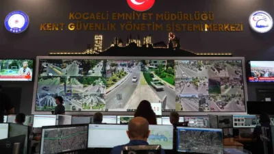 Ulaşım ve sanayi ağlarının yoğun olduğu Kocaeli’de polis ekipleri, kamu