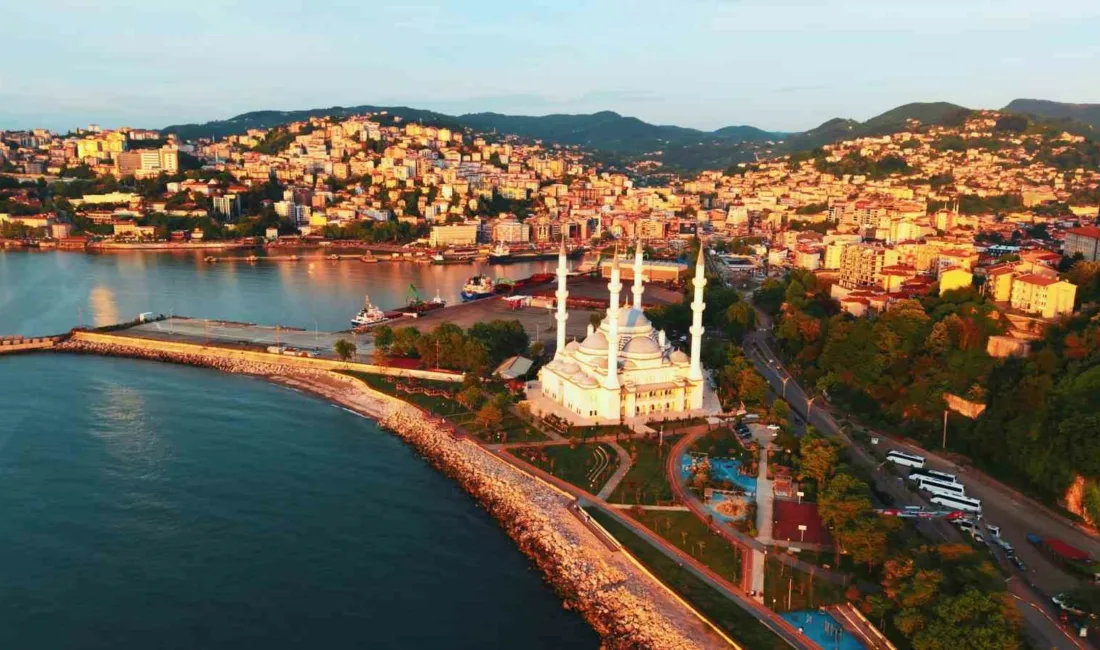 Zonguldak’ta gün batımı saatlerinde kentin endüstriyel mirasını, doğal güzelliklerini ve