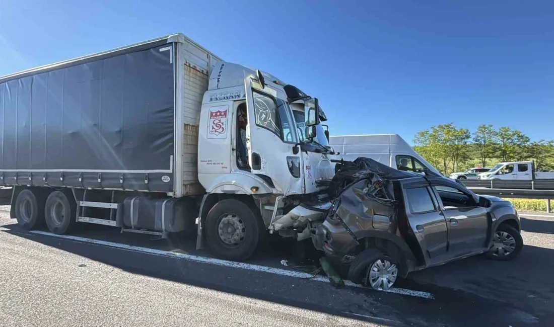 TEM Otoyolu Bolu geçişinde kamyonun önünde seyreden cipe çarpması sonucu