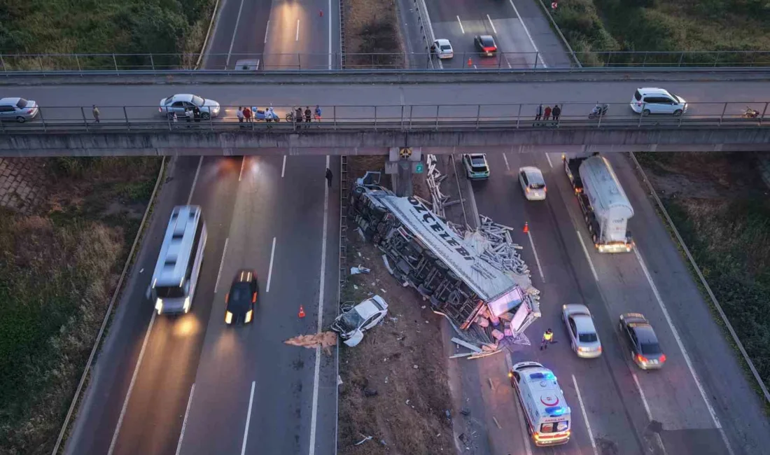 TEM Otoyolu’nun Büyük Melen mevkisinde halı yüklü tır ile otomobilin