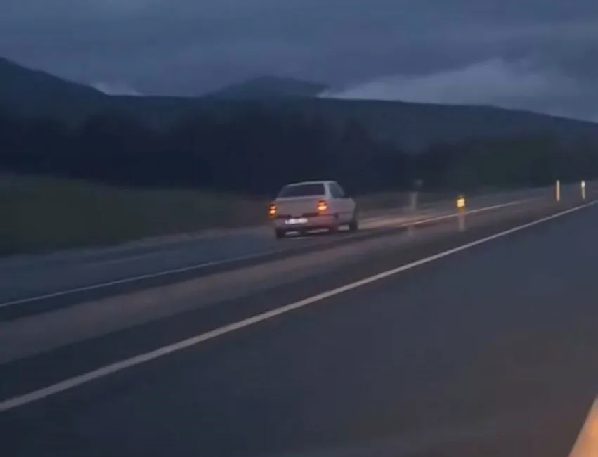 Karabük’ün Safranbolu ilçesinde otomobili ile kilometrelerce ters şeritte ilerleyerek trafiği