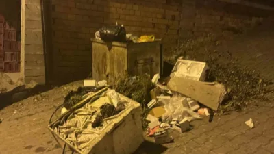 Zonguldak’ta toplanmayan çöpler vatandaşın tepkisine neden oldu. Zonguldak’ın bir çok