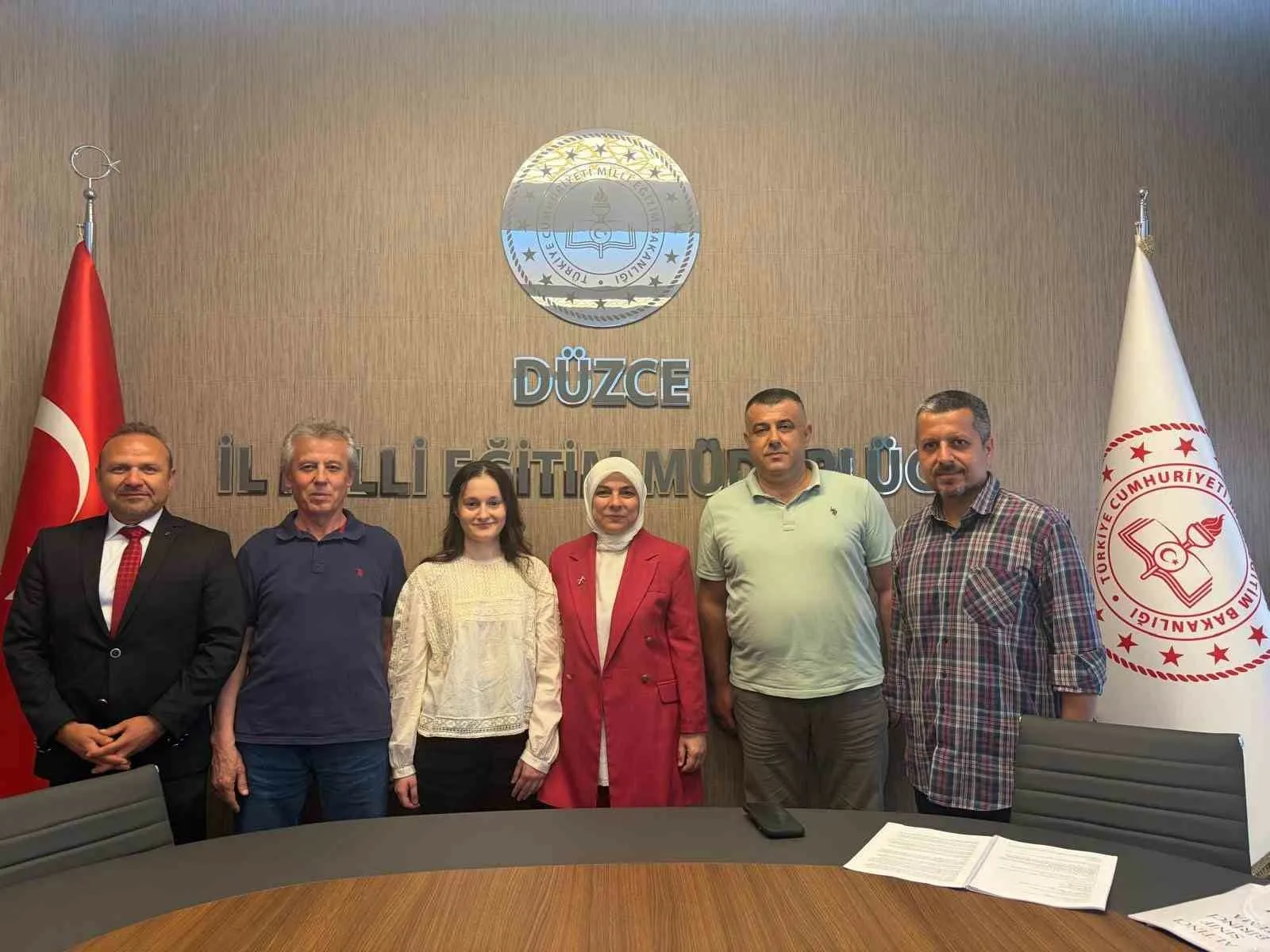 DÜZCE (İHA) – Düzce’de gerçekleştirilen Yaşayan Diller ve Lehçeler Komisyon