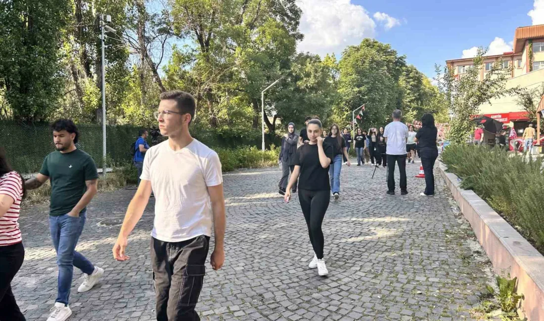 Yükseköğretim Kurumları Sınavı’nın (YKS) üçüncü ve son oturumu olan Yabancı