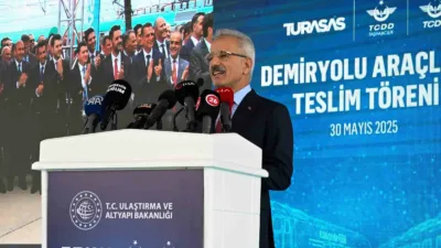 Ulaştırma ve Altyapı Bakanı Abdulkadir Uraloğlu, Türkiye Raylı Sistem Araçları