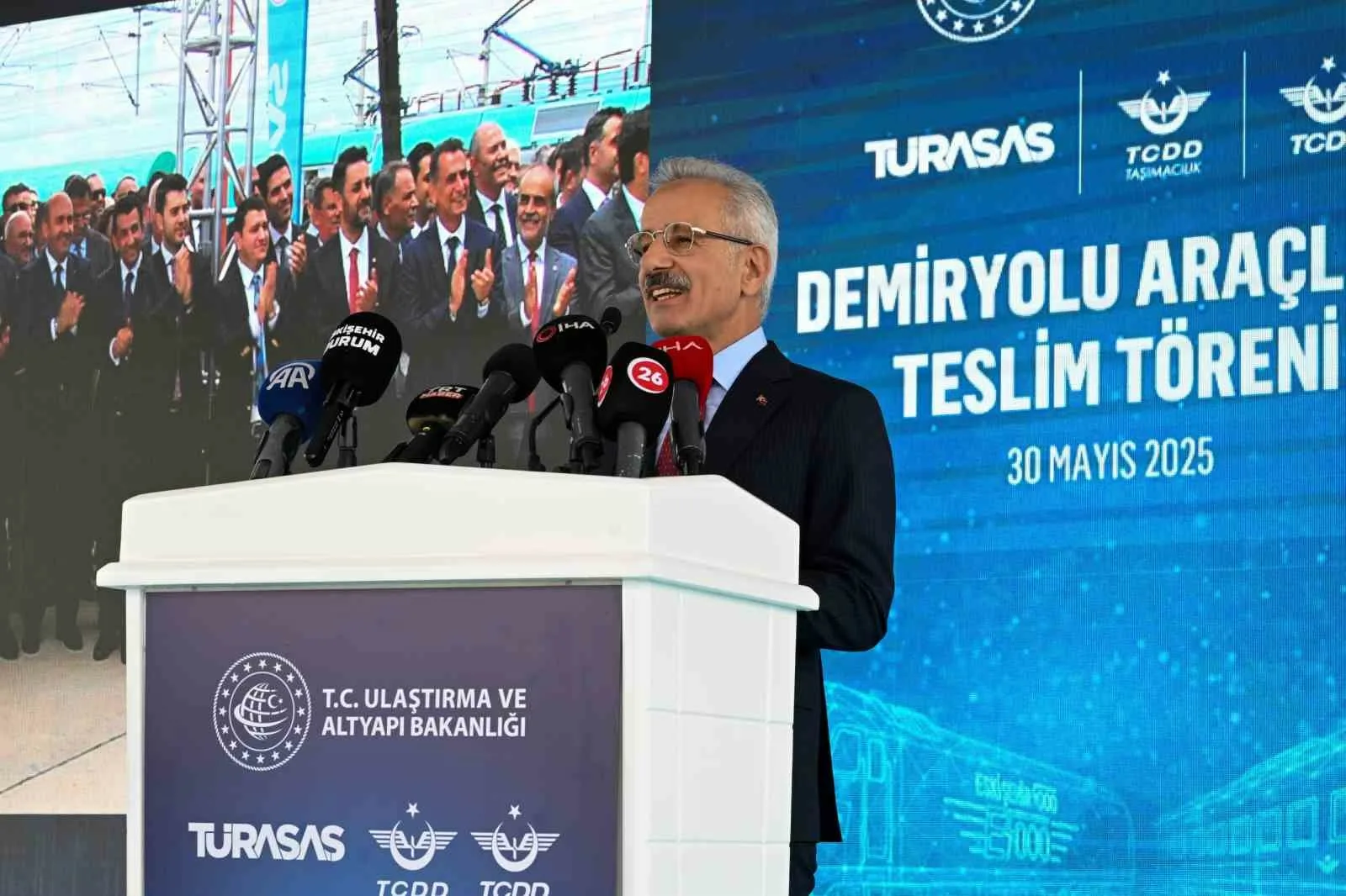 Ulaştırma ve Altyapı Bakanı Abdulkadir Uraloğlu, Türkiye Raylı Sistem Araçları