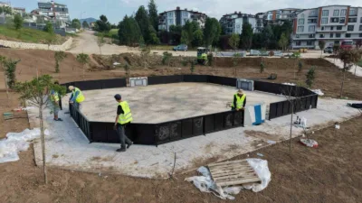 Başiskele’de yapımı süren Yeşilyurt Millet Bahçesi’nde çocuklara yönelik interaktif oyun