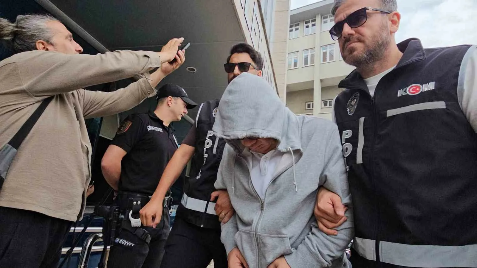Zonguldak’ta 3 il ve 2 ilçeyi kapsayan rüşvet operasyonunda gözaltına