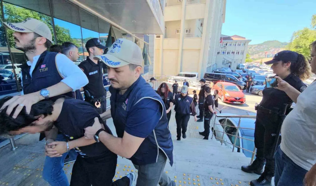 Zonguldak’ta polis ekiplerince yasa dışı sol terör örgütlerine yönelik düzenlenen