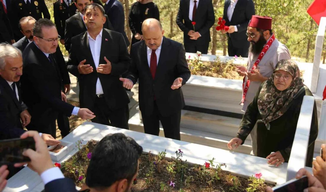 Kastamonu’da 15 Temmuz Demokrasi ve Milli Birlik Günü’nde şehitler kabirleri
