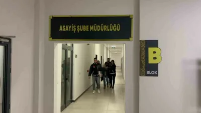 Kocaeli’de 19 yıl önce çöp konteynerinde göbek bağı boğazına dolanmış