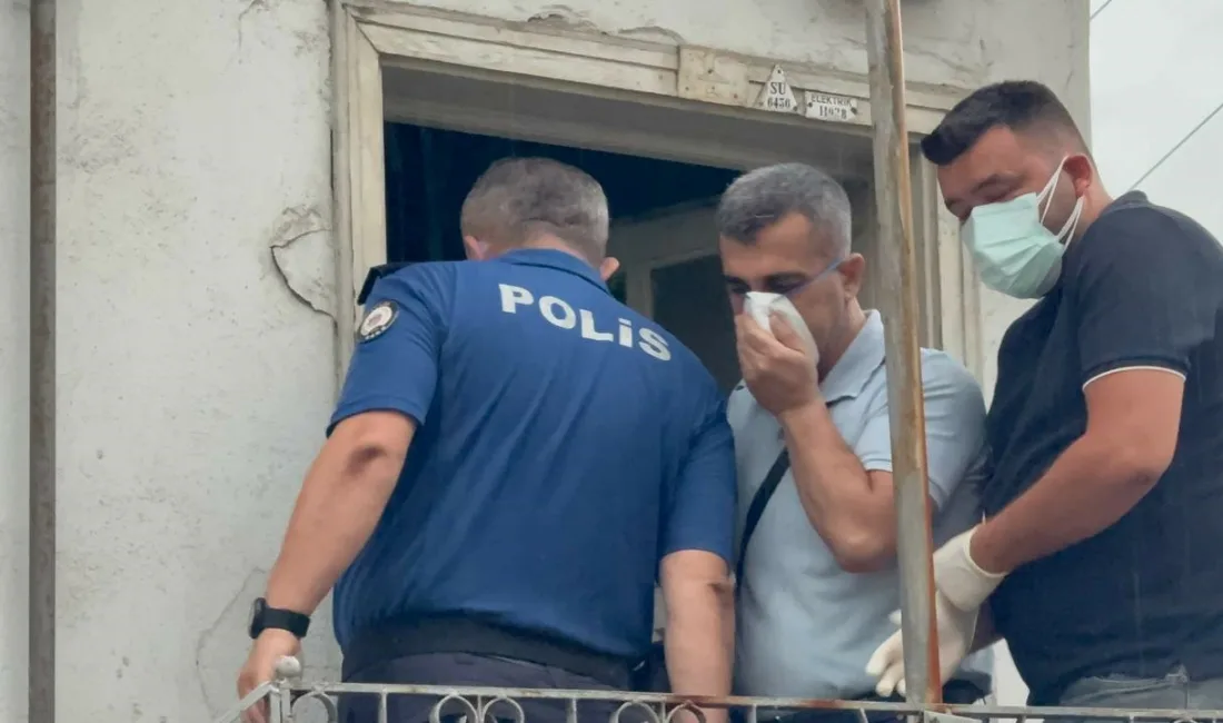 Karabük’te yalnız yaşayan 73 yaşındaki Turgut Yıldız, komşularının dairesinden yayılan