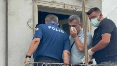 Karabük’te yalnız yaşayan 73 yaşındaki Turgut Yıldız, komşularının dairesinden yayılan