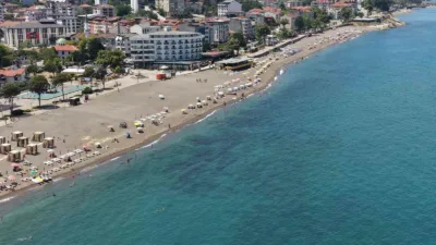 Düzce’nin Karadeniz’e kıyısı bulunan Akçakoca ilçesinde hava sıcaklığının 37,1 dereceye