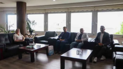HAK-İŞ Konfederasyonu Hizmet-İş Sendikası yöneticileri, Akçakoca Belediye Başkanı Alev Ünal