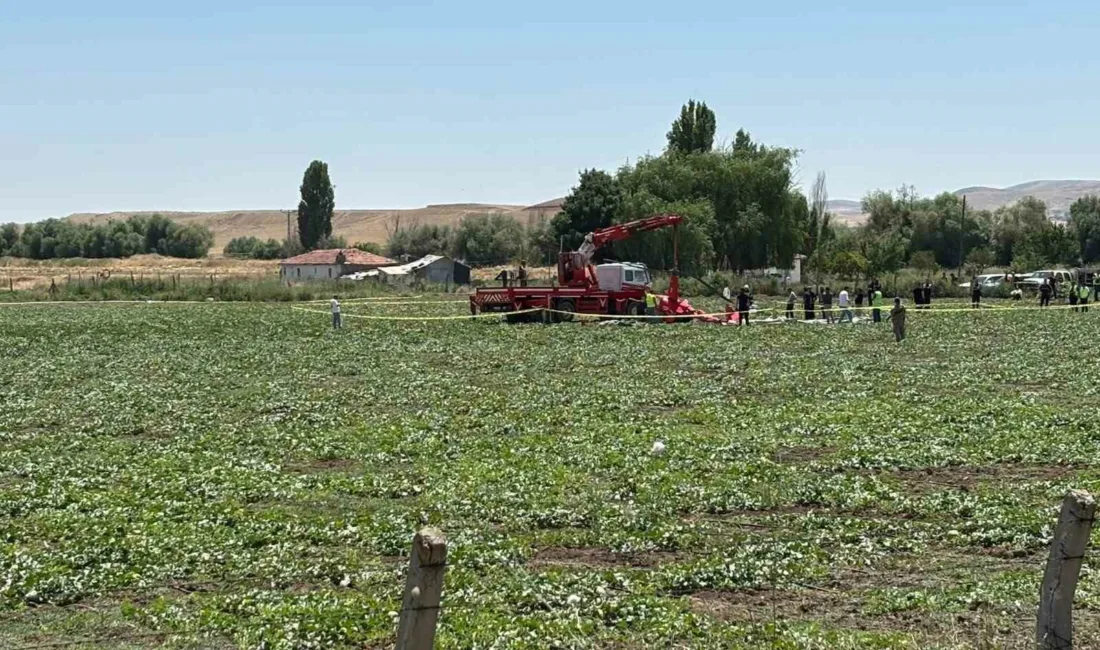 Ankara’nın Sincan ilçesinde düşen R-44 tipi eğitim helikopteri, kaza kırım