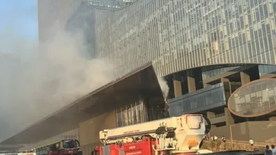 Ankara’nın Çankaya ilçesinde bulunan bir satış ofisinde çıkan yangın, itfaiye