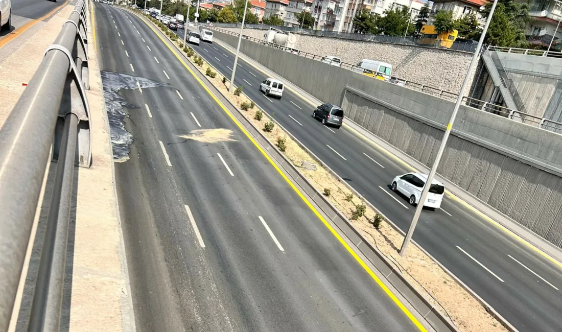 Ankara’da seyir halindeyken kontrolünü kaybedip iki araca çarpan motosiklet sürücüsü