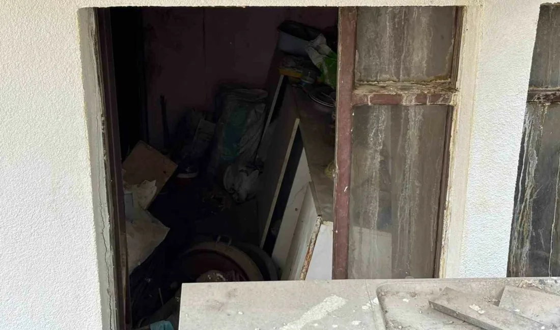 Mamak’ta yaşlı çiftin yaşadığı apartman dairesinden gelen kötü koku ihbarı