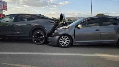 Ankara’nın Elmadağ ilçesinde 5 aracın karıştığı zincirleme trafik kazasında 5