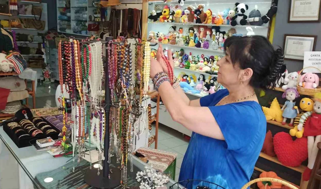 Zonguldak’ın Devrek ilçesinde yaşayan Feride Engin, çocukken annesini taklit ederek
