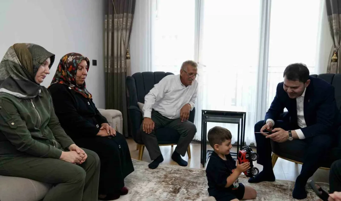 Çevre, Şehircilik ve İklim Değişikliği Bakanı Murat Kurum, depremde ailesinde