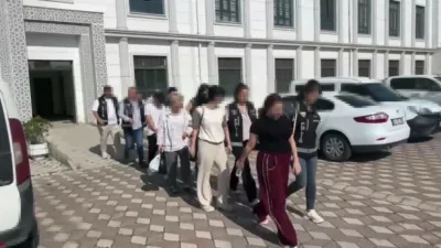 Kocaeli merkezli 3 ilde düzenlenen eş zamanlı operasyonda, kendilerini banka