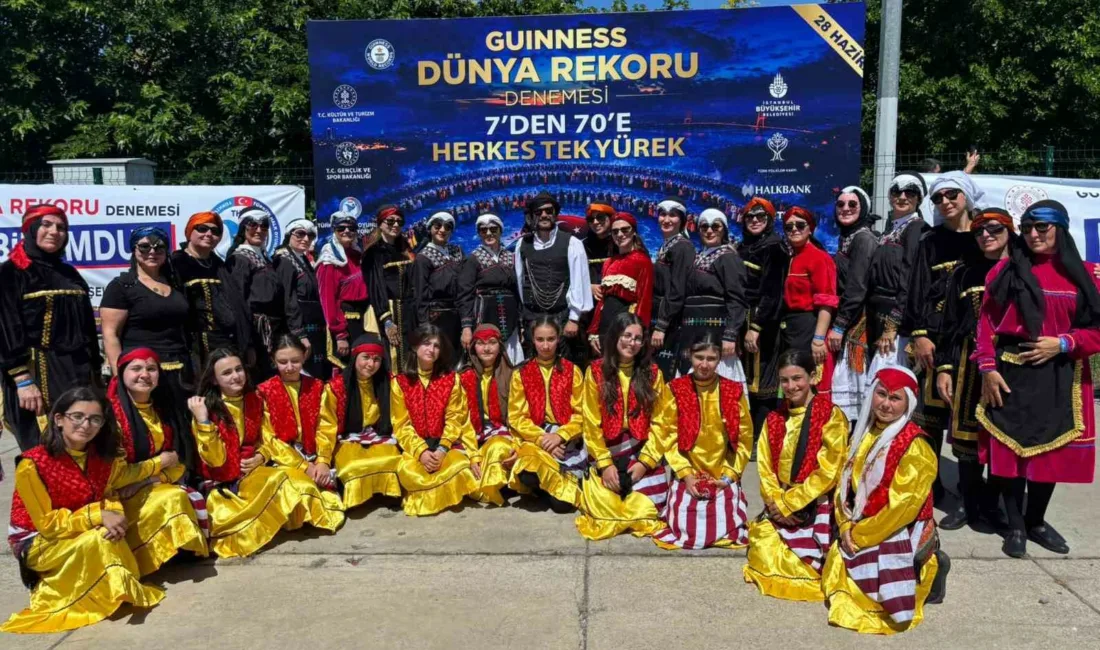 Başiskele Belediyesine bağlı halk oyunları ekibi, İstanbul’da 7 bin 774